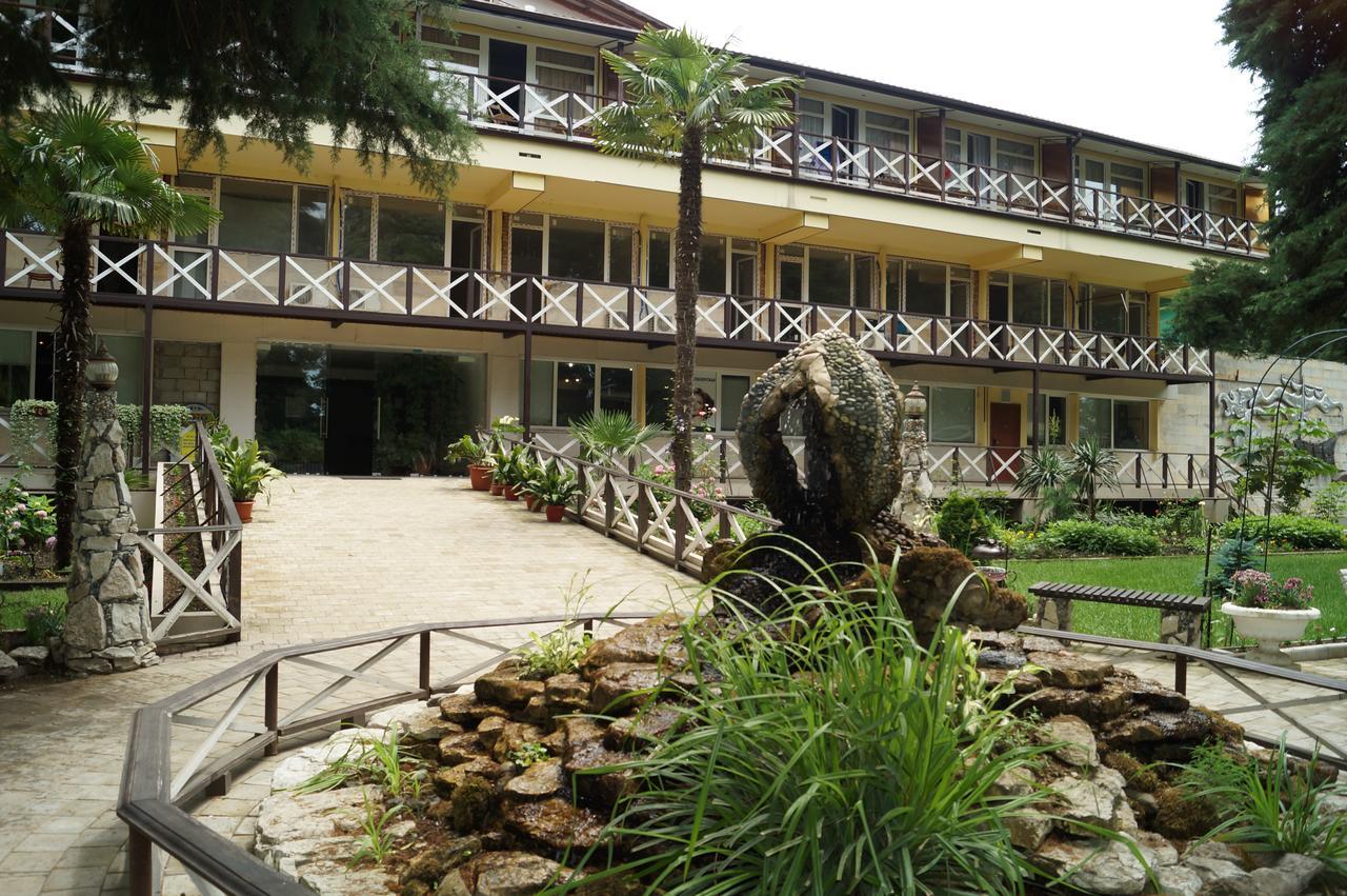 Pitsunda Hotel Ngoại thất bức ảnh