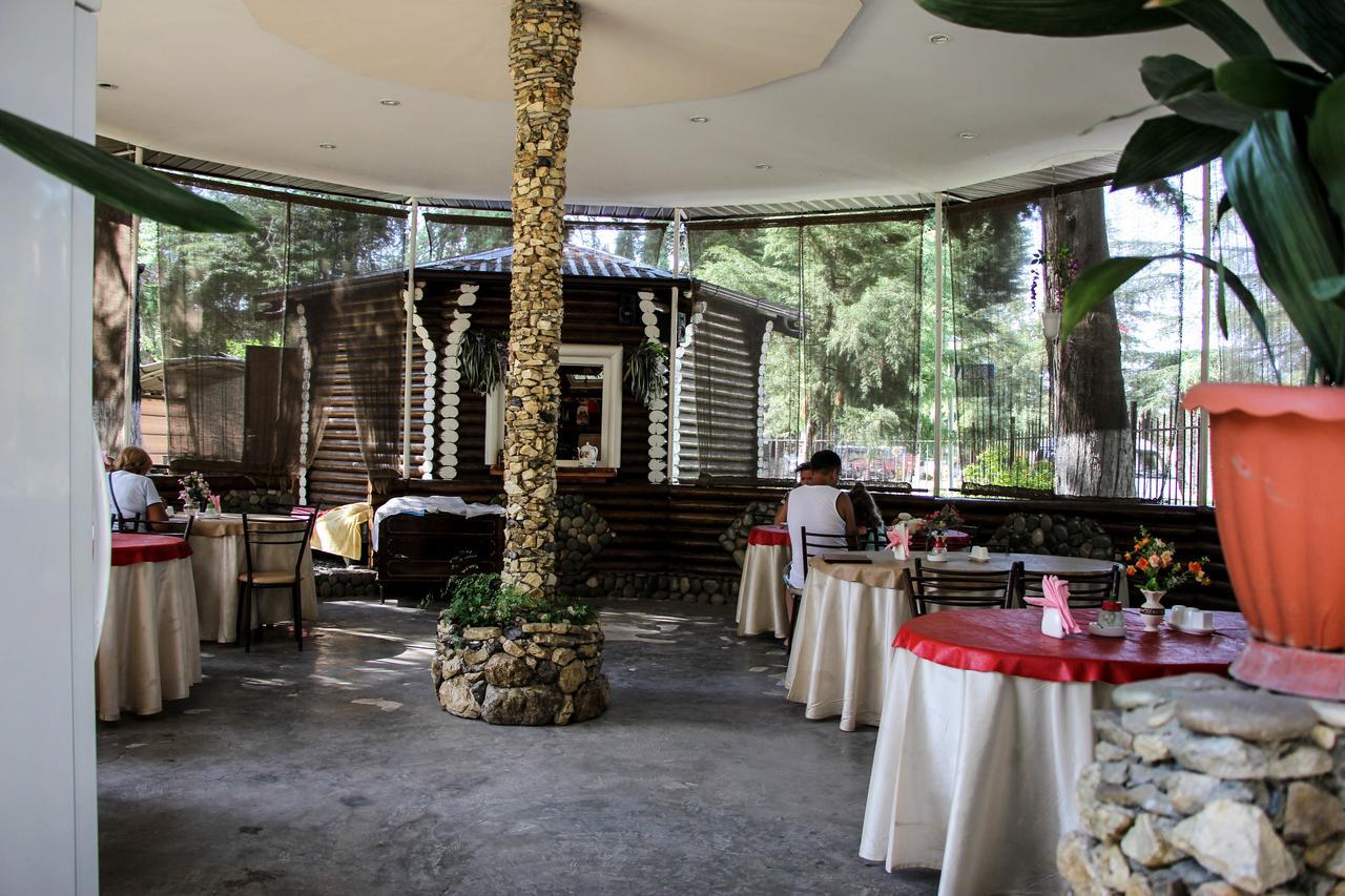 Pitsunda Hotel Ngoại thất bức ảnh