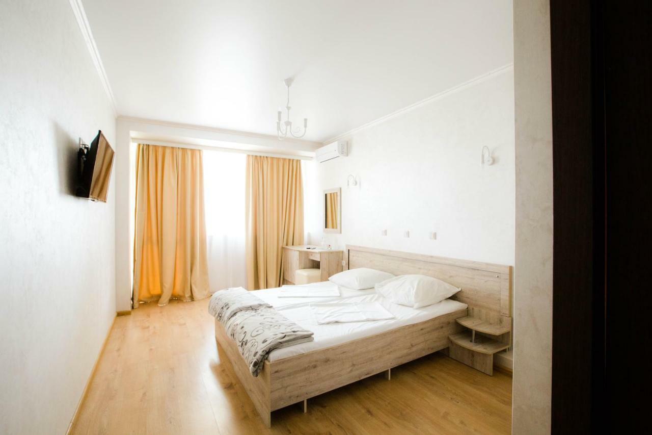 Pitsunda Hotel Ngoại thất bức ảnh