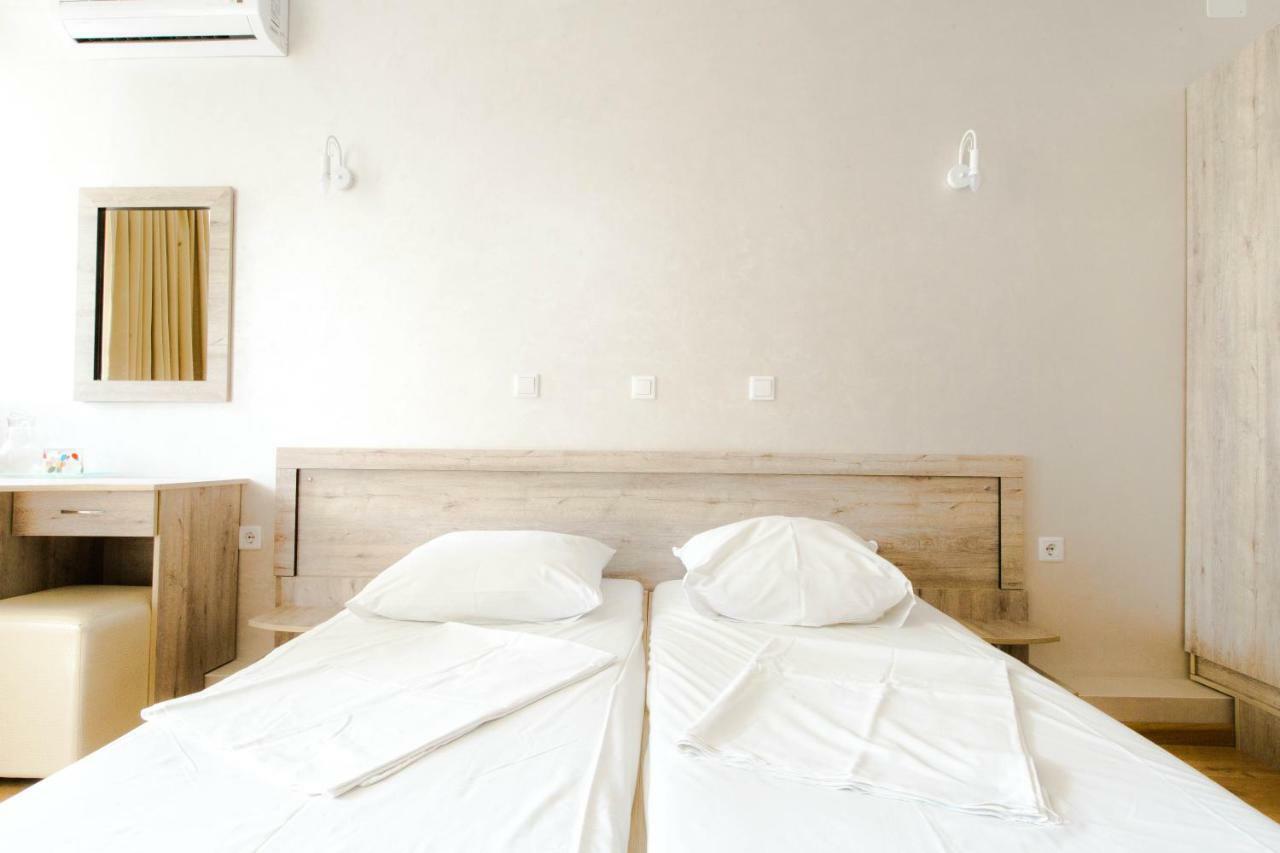 Pitsunda Hotel Ngoại thất bức ảnh