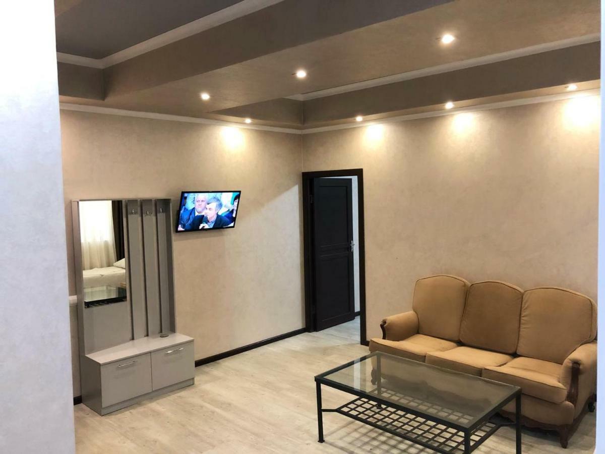 Pitsunda Hotel Ngoại thất bức ảnh