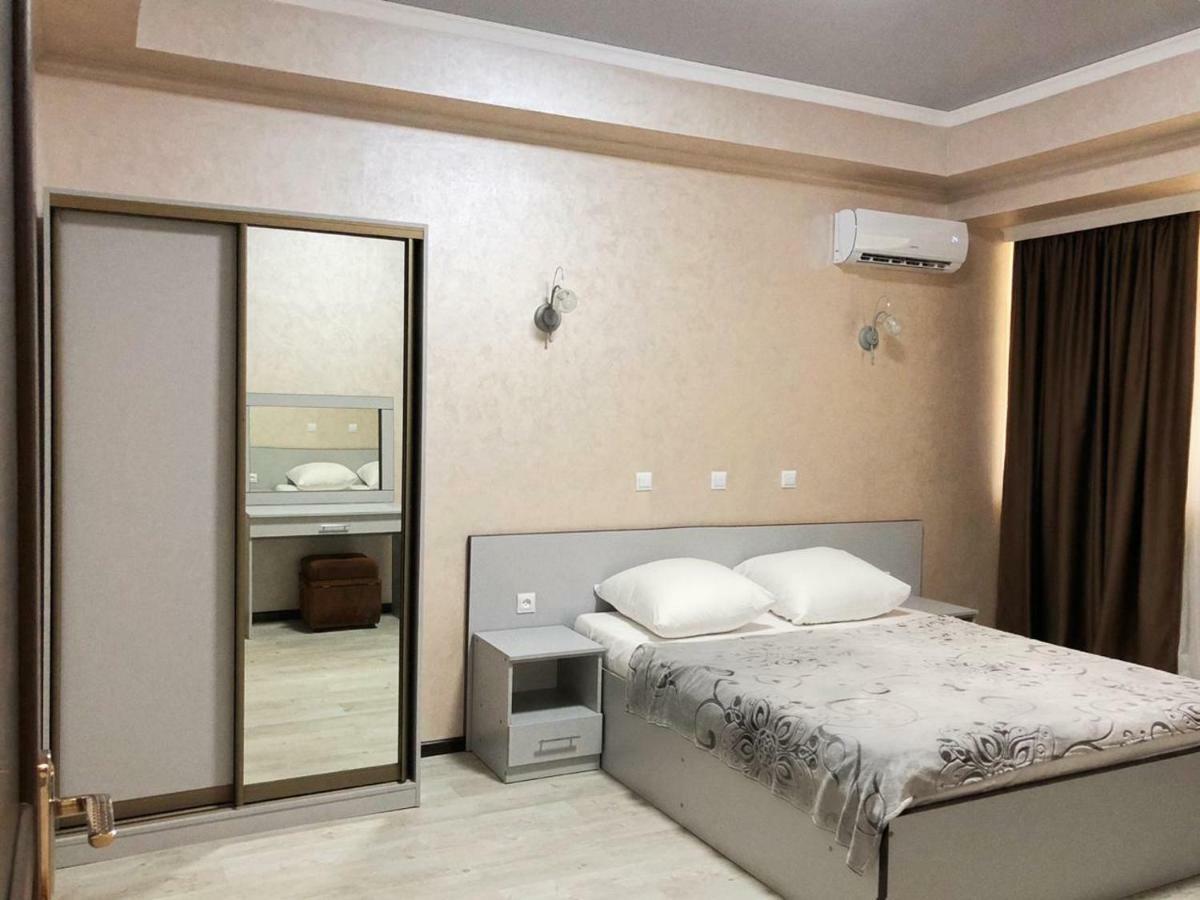 Pitsunda Hotel Ngoại thất bức ảnh