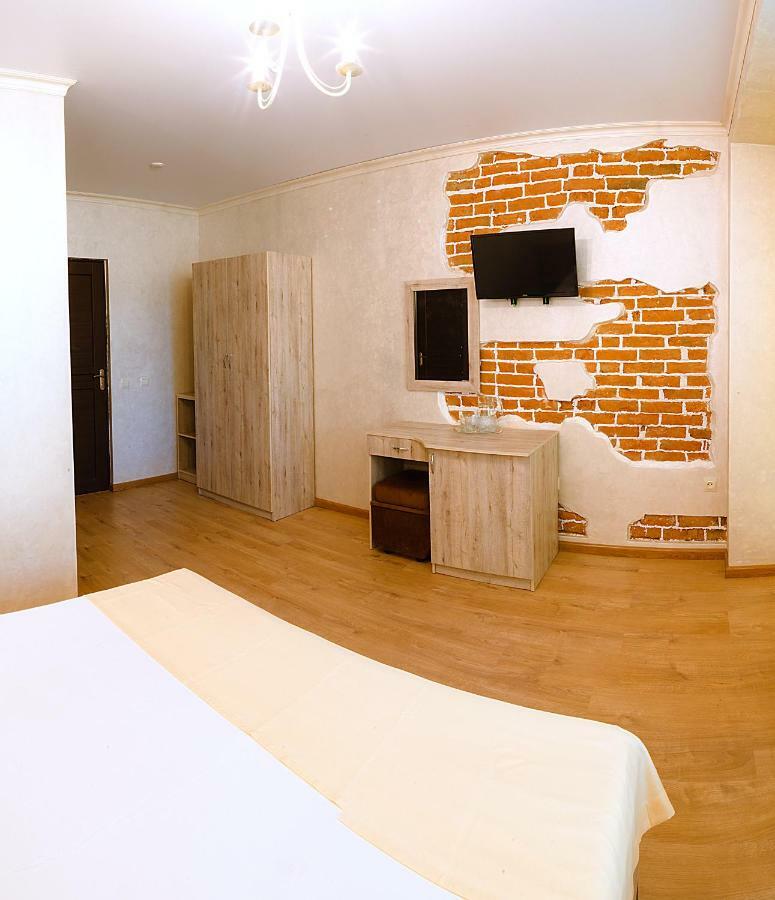Pitsunda Hotel Ngoại thất bức ảnh