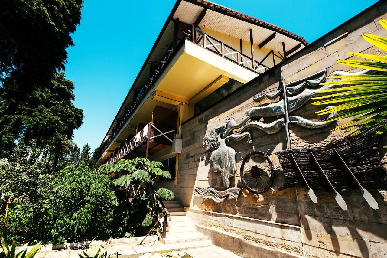 Pitsunda Hotel Ngoại thất bức ảnh