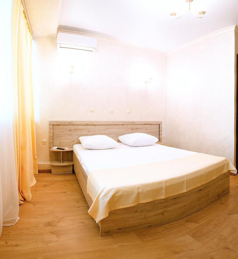 Pitsunda Hotel Ngoại thất bức ảnh